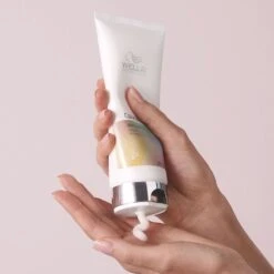 Wella Professionals Colormotion+ Conditioner 200ml -Wella Professionals || Redken || Matrix Sales 547749 2