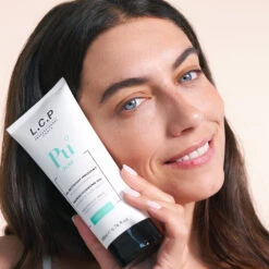 L.C.P Professionnel Paris Pure Foaming Cleansing Gel With Witch Hazel Water 200ml -Wella Professionals || Redken || Matrix Sales 818149 4