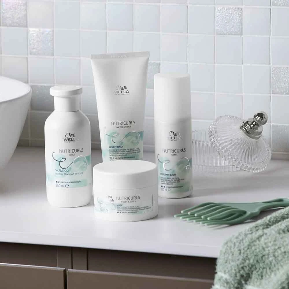Wella Professionals NutriCurls Cleansing Conditioner 250ml 2 Wella Professionals NutriCurls Cleansing Conditioner 250ml - Image 2